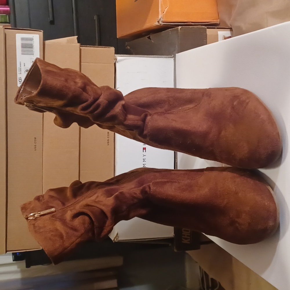 Boots - Picture 2 of 9